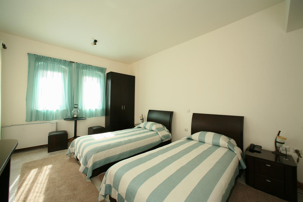 Arhontiko Parnona Hotel Karyes Cameră foto